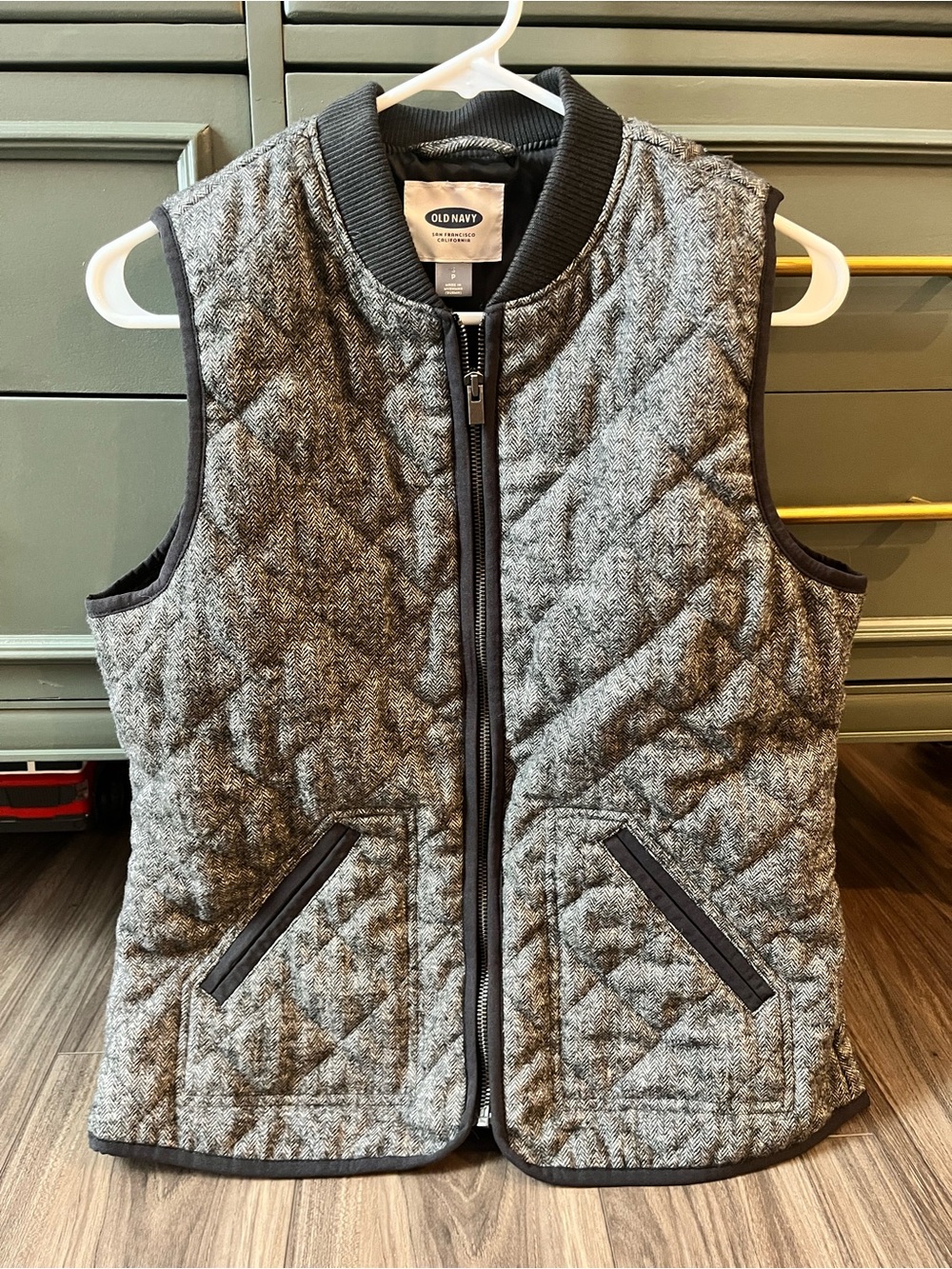 Old Navy Women’s ' Quilted Heather Gray Puffer Vest